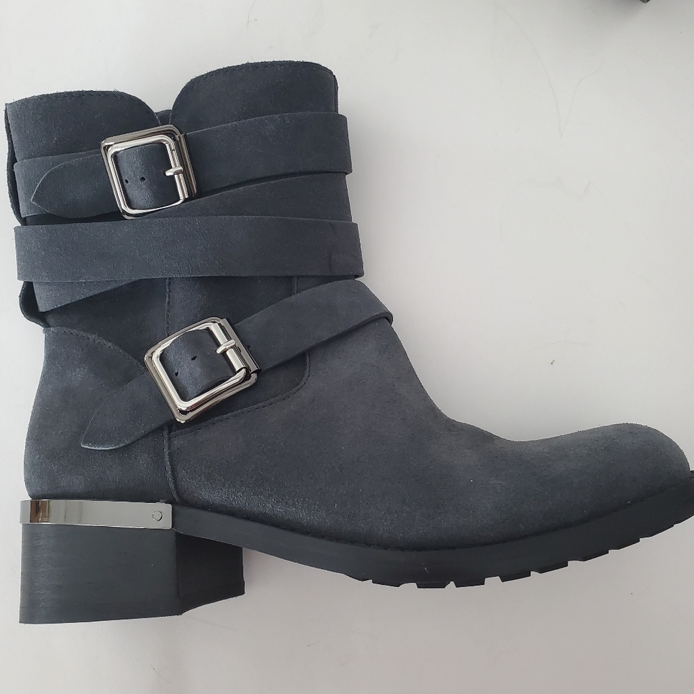 VINCE CAMUTO 7.5 WEBEY Dk Gray Suede Moto Boots Silver Buckle Strap Grunge Goth - Picture 3 of 16